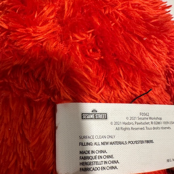 Sesame Street Tickliest Tickle Me Elmo, Laughing, Talking, 14-Inch by Hasbro - Picture 7 of 9